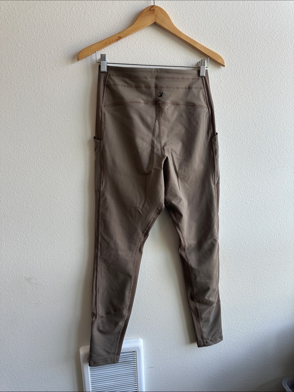 Glyder Taupe Brown High-Waist Leggings with Side Pockets - Picture 3 of 5